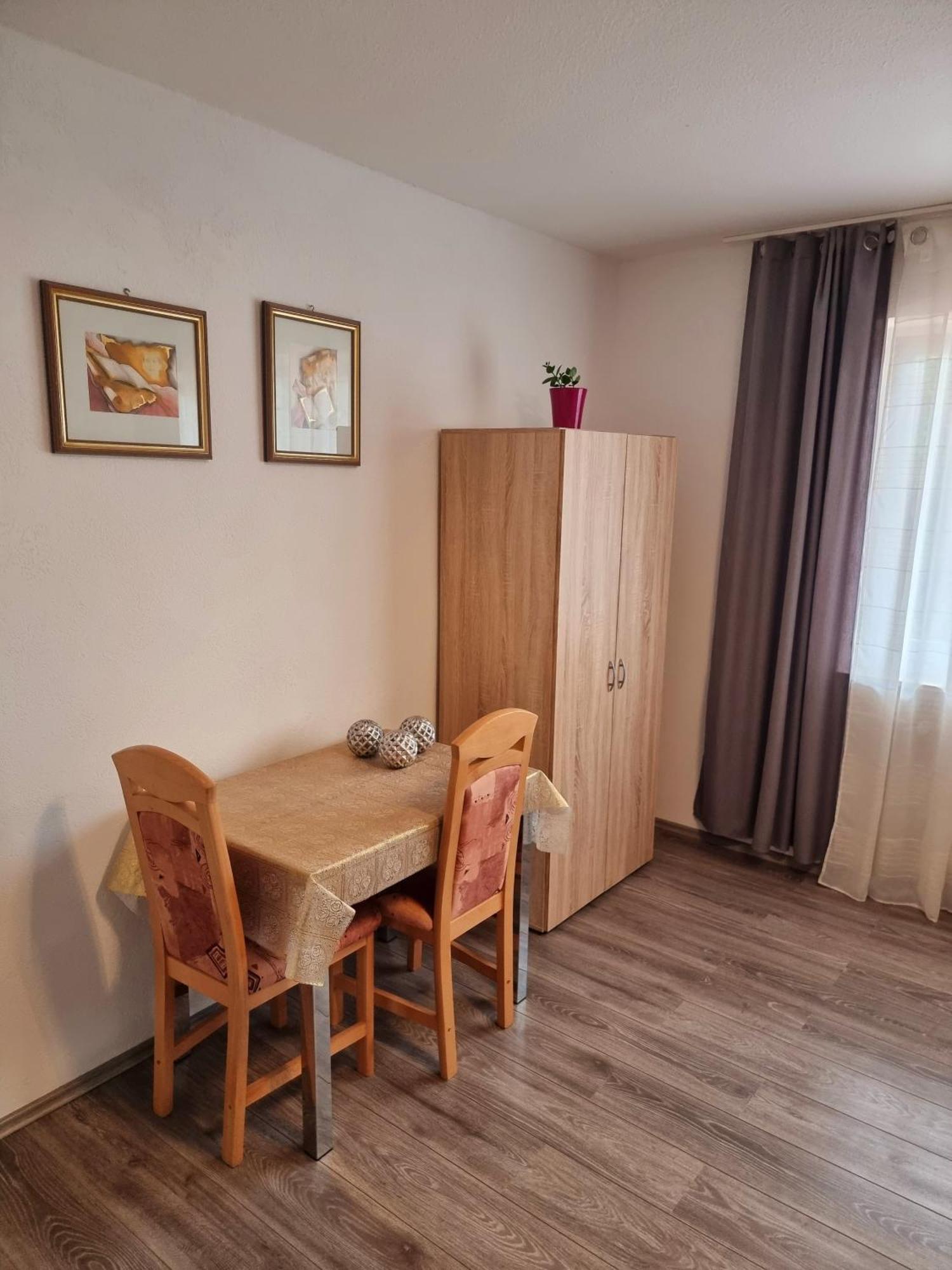 Workershome - Business Apartments - Monteurwohnungen فيرتهايم الغرفة الصورة