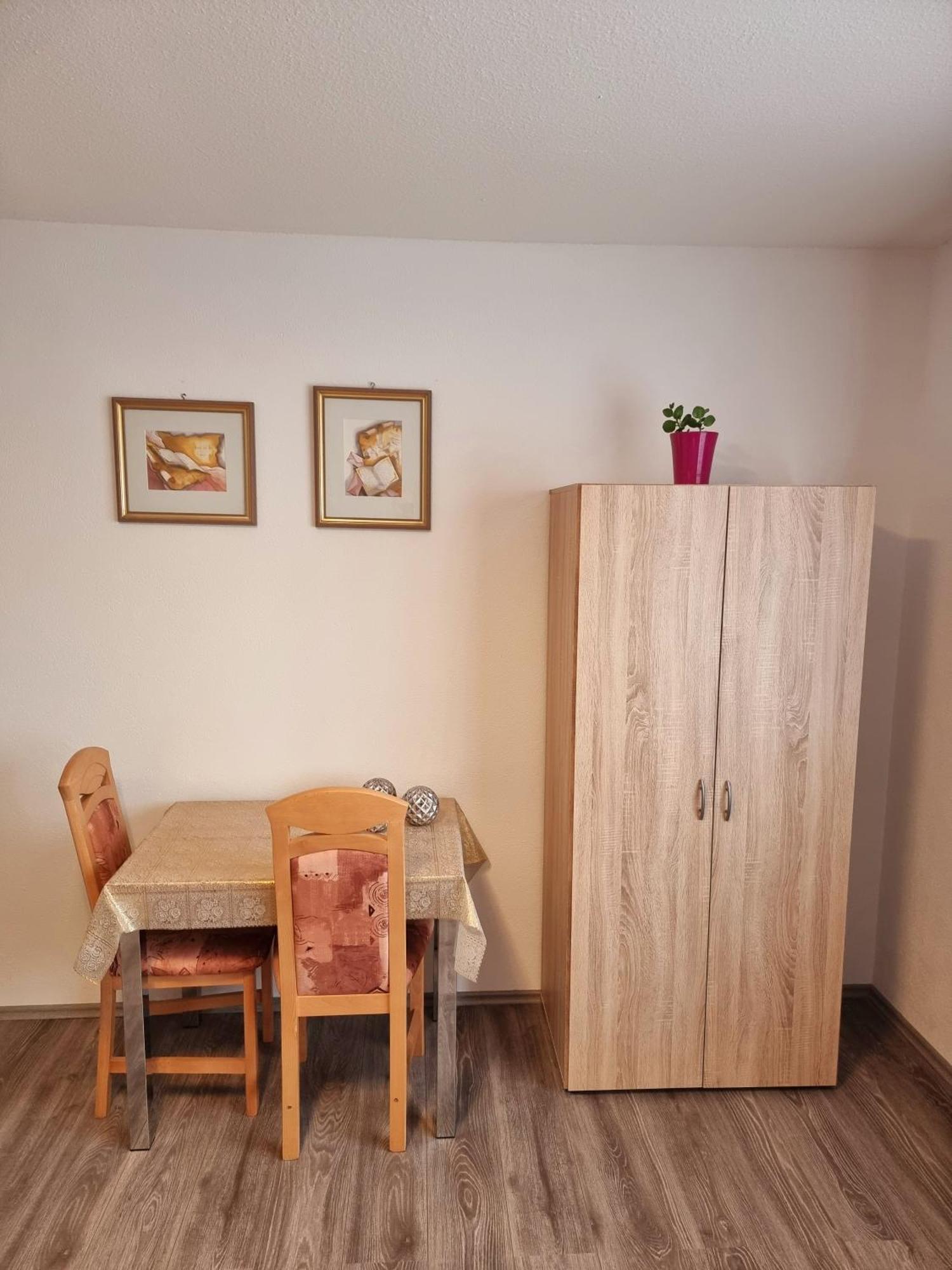 Workershome - Business Apartments - Monteurwohnungen فيرتهايم الغرفة الصورة